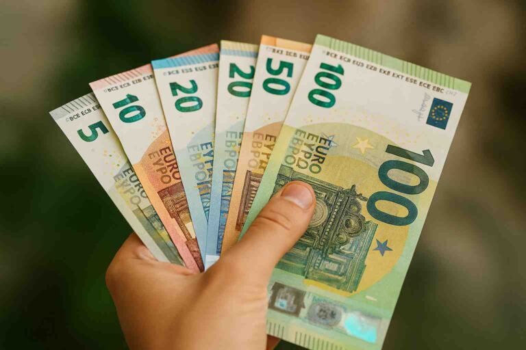 Πώς μπορείτε να λάβετε επίδομα 718,50€ από τη ΔΥΠΑ με απλή αίτηση – Όλες οι προϋποθέσεις και δικαιολογητικά