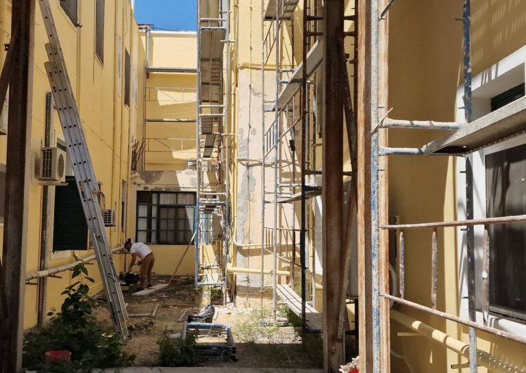 Αξιέπαινη πρωτοβουλία: Αλβανός εργολάβος αναλαμβάνει δωρεάν το βάψιμο του Νοσοκομείου Κω