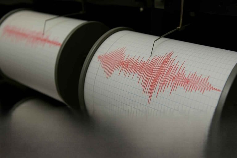 Καθηγητής από την Τουρκία προειδοποιεί: Σεισμοί έως και 9 Ρίχτερ ανάμεσα σε Ρόδο και Τουρκία