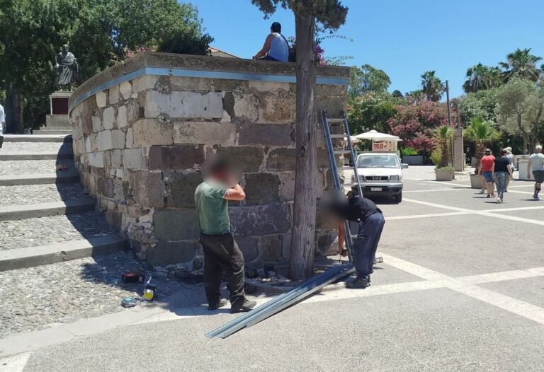 Aναγνώστης: Παρέμβαση σε αρχαιολογικό χώρο στην Κω με τοποθέτηση μεταλλικής κατασκευής επάνω σε ιστορικά τοιχία