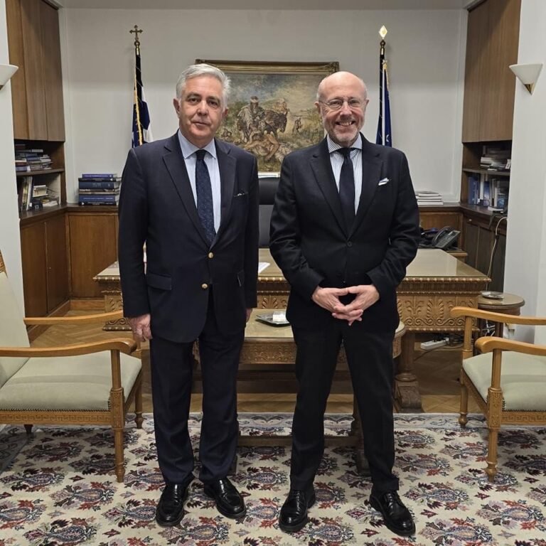 Συνάντηση του Βασίλη Α. Υψηλάντη με τον Υφυπουργό Υγείας ΔημήτρηΒαρτζόπουλο για την ένταξη της Αστυπάλαιας στο πρόγραμμα των ΚινητώνΜονάδων Ψυχικής Υγείας – Ικανοποίηση για τη δημιουργία Δομής Αντιμετώπισης Εξαρτήσεων στην Κάλυμνο