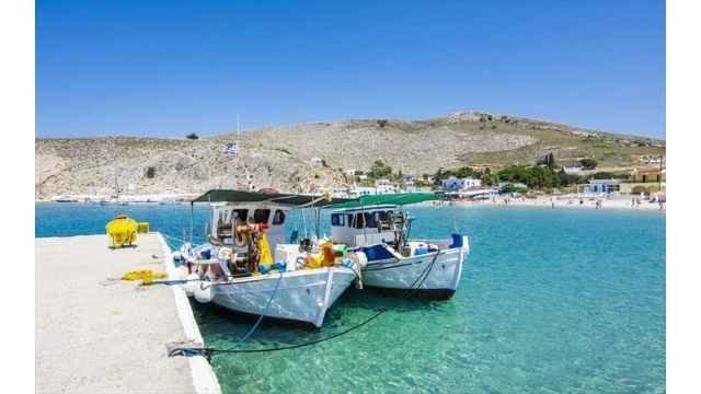 Ψέριμος: Το νησί που σταματά τον χρόνο και ξυπνά το αληθινό καλοκαίρι