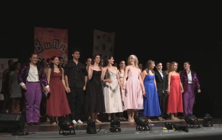 Μια «κακώς» υπέροχη παράσταση: Η σχολή Ballarinas & Dreams παρουσίασε το «Mean Girls» στον Ορφέα