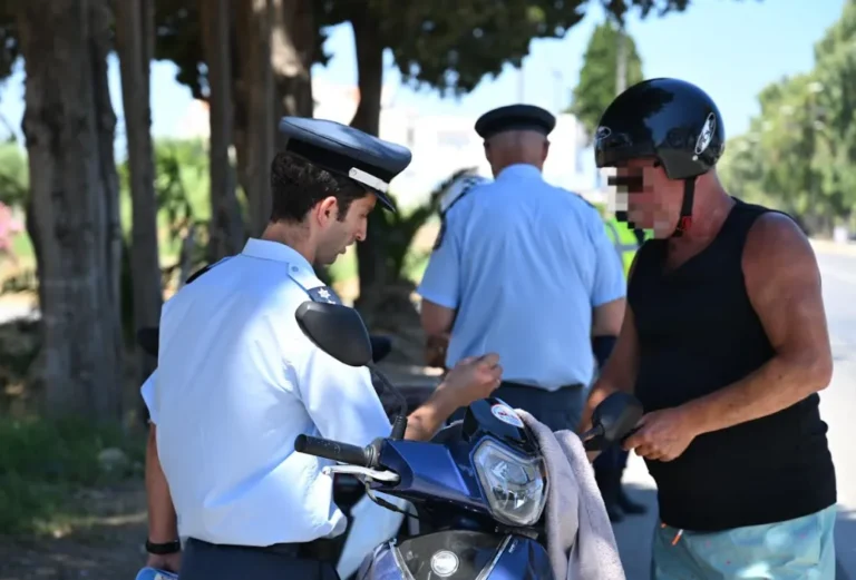 Εντατικοί Έλεγχοι από την Τροχαία Κω για τον Νέο ΚΟΚ – Στόχος η Οδική Ασφάλεια και η Καθολική Χρήση Κράνους