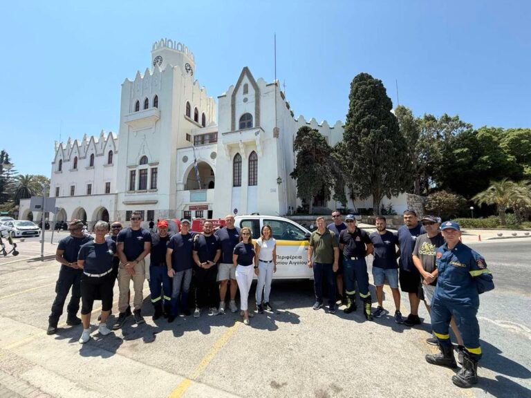 Παράδοση πυροσβεστικού οχήματος 4×4 στη Λέσχη Ελλήνων Καταδρομέων Κω από την Περιφέρεια