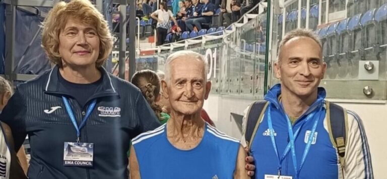 Τελετή βράβευσης για τον Κωνσταντίνο Χατζηεμμανουήλ