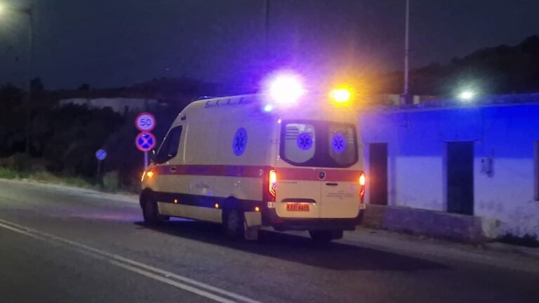 Τροχαίο με μηχανάκι στον επαρχιακό δρόμο έξω από τον Φούρνο «Βρέττη» – Ελαφρά τραυματίες