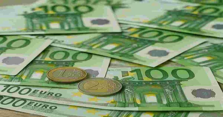 Έρχονται αλλαγές στη φορολογία εισοδήματος – Τι θα ανακοινωθεί στη ΔΕΘ