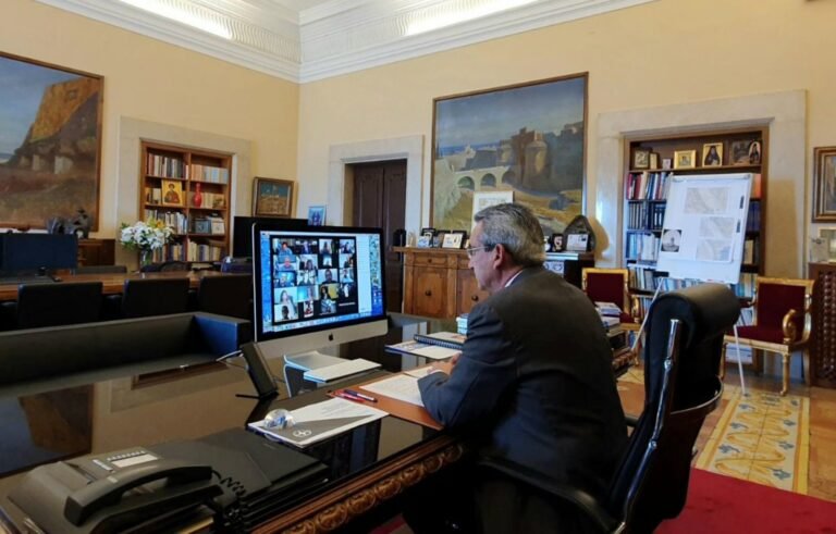 Την άμεση επέκταση του μέτρου των μειωμένων συντελεστών ΦΠΑ σε όλα τανησιά της Περιφέρειας Νοτίου Αιγαίου, ζητά με απόφασή του το Περιφερειακό Συμβούλιο