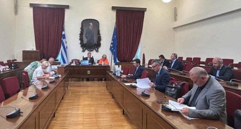 ΜΑΝΟΣ ΚΟΝΣΟΛΑΣ: «Η Περιφερειακή Ανάπτυξη, οι Νησιωτικές και οι Ορεινές περιοχές στο επίκεντρο – Ψηφίστηκαν κατά πλειοψηφία οι εκθέσεις τωνΕπιτροπών της Βουλής»