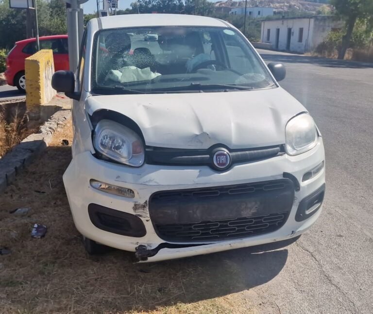 Σύγκρουση δύο Ι.Χ. στον δρόμο προς Μαρμάρι – Μόνο υλικές ζημιές
