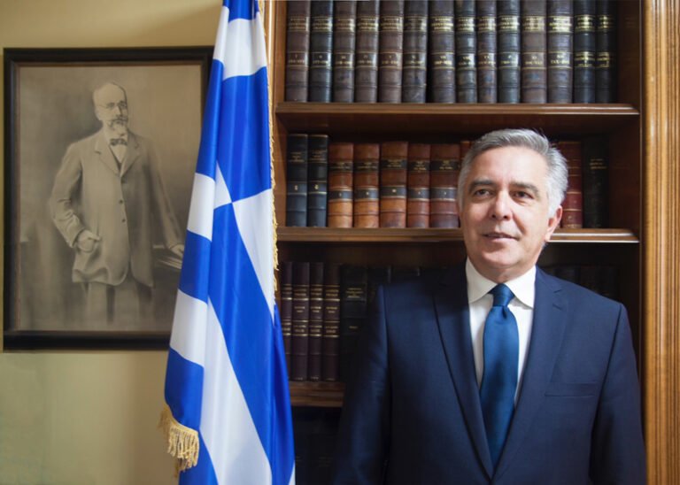 Ο Βασίλης Α. Υψηλάντης, εκπρόσωπος της Βουλής των Ελλήνων στη Ρόδο για την επέτειο της 28 ης Οκτωβρίου