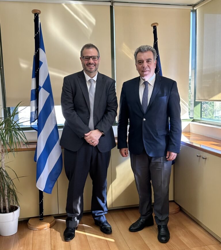ΘΕΜΑ: «Τα έργα που θα χρηματοδοτηθούν από το Ταμείο ΑπανθρακοποίησηςΝησιών στην ατζέντα της συνάντησης του Μάνου Κόνσολα με τον ΥφυπουργόΠεριβάλλοντος και Ενέργειας, κ.Τσάφο»