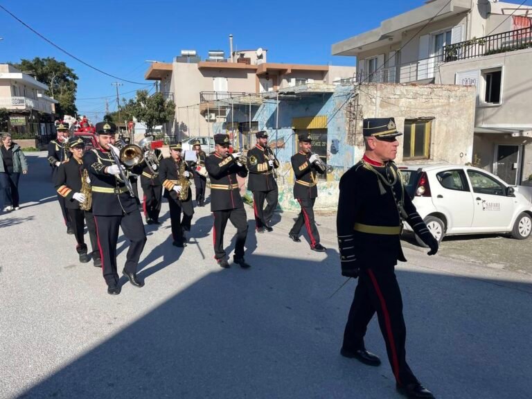 Η Φιλαρμονική Δήμου Κω μετέφερε το γιορτινό κλίμα σε κάθε γωνιά του νησιού