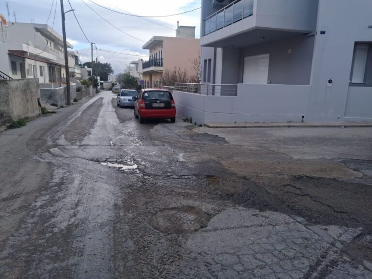 Πετρέλαιο στο οδόστρωμα στο Πλατάνι – Επέμβαση Αστυνομίας και Πυροσβεστικής