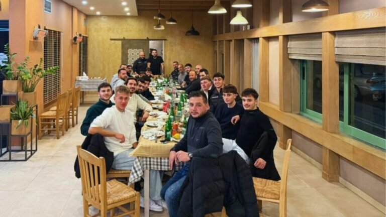 Σε οικογενειακό κλίμα η κοπή της πρωτοχρονιάτικης πίτας του Α.Ο. Βαθύ