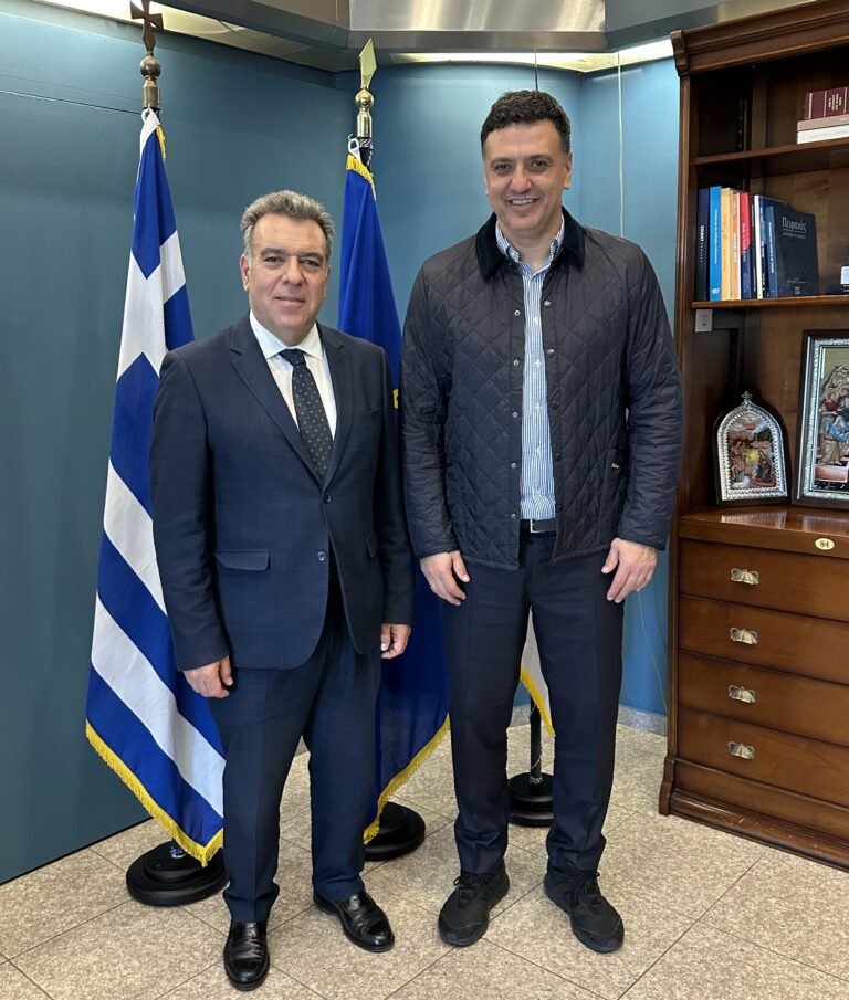 ΘΕΜΑ: «Η πορεία ολοκλήρωσης των διαγωνισμών για τις άγονες γραμμές και η συγκράτηση των τιμών στα εισιτήρια της ακτοπλοΐας, στο επίκεντρο της συνάντησης του Μάνου Κόνσολα με τον Υπουργό Ναυτιλίας, κ. Κικίλια και το Γ.Γ. κ.Κυριαζόπουλο»