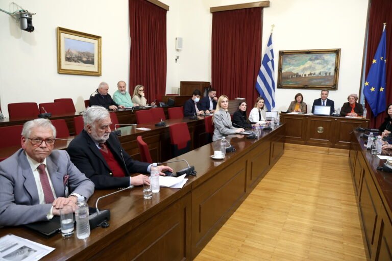 Μάνος Κόνσολας: «Ποιότητα ζωής και δωρεάν προληπτικές εξετάσεις υγείας για τους πολίτες στην ελληνική περιφέρεια»