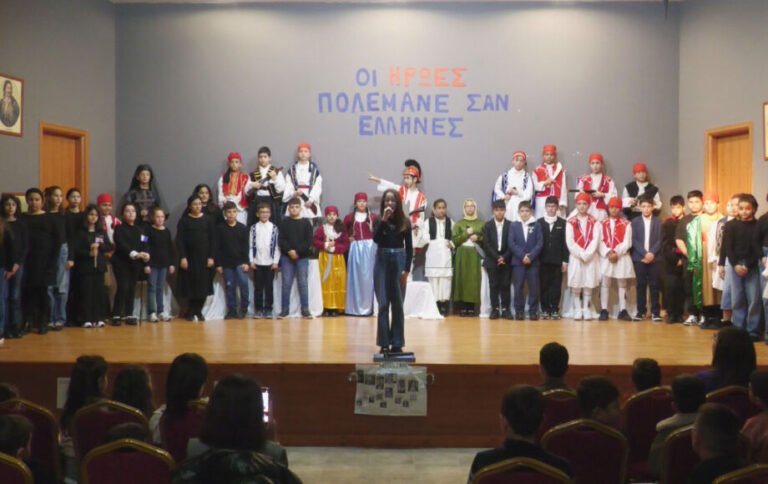 Δημοτικό Σχολείο Κεφάλου: Συγκινητική Γιορτή για την 25η Μαρτίου