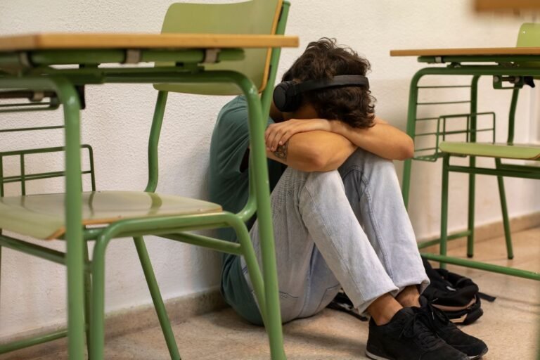 Όταν ο σχολικός εκφοβισμός μεταφέρεται στο διαδίκτυο Άρθρο από την Επιστημονική Ομάδα του Μαζί για το Παιδί