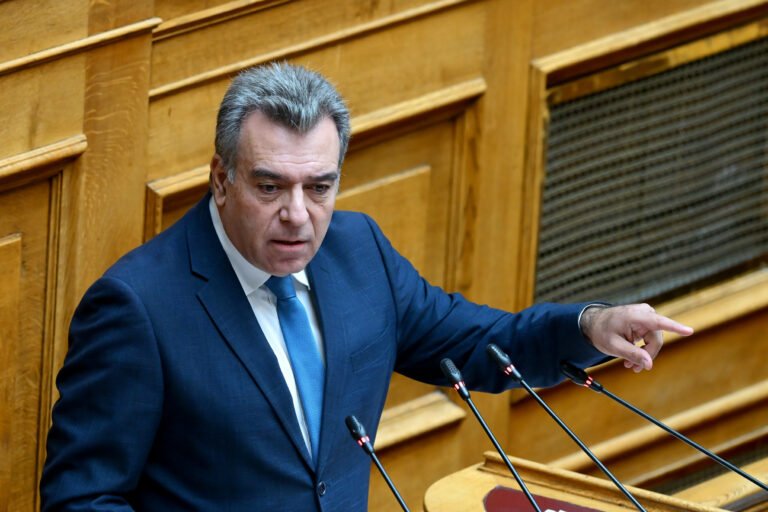 Μάνος Κόνσολας: Τέλος στη Γραφειοκρατία με Ψηφιοποίηση και One-Stop Shops