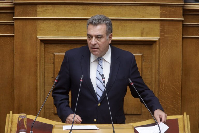 Μάνος Κόνσολας: Παρέμβαση για το Λιμάνι Μαστιχαρίου – Ζητά Εκβάθυνση και Χρηματοδότηση