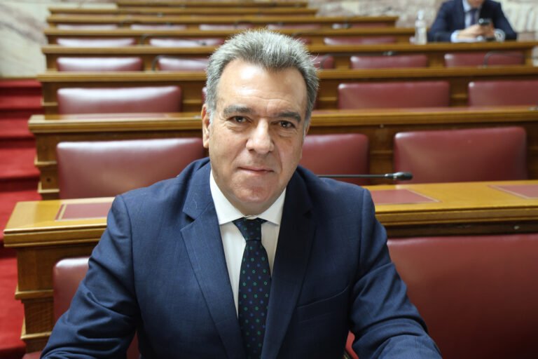 Μάνος Κόνσολας: Ζητά φορολογικά και χρηματοδοτικά κίνητρα για διατηρητέα και παραδοσιακούς οικισμούς