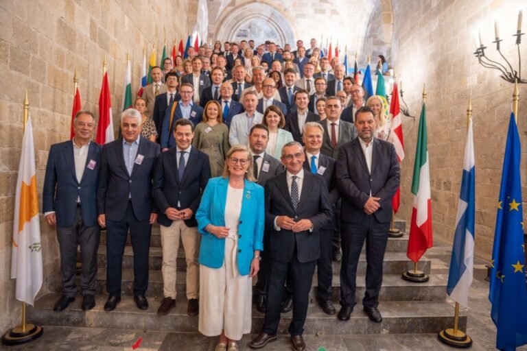 Διακήρυξη της Ρόδου: Το ΕΛΚ ζητά ισχυρό ευρωπαϊκό προϋπολογισμό με έμφαση στις Περιφέρειες