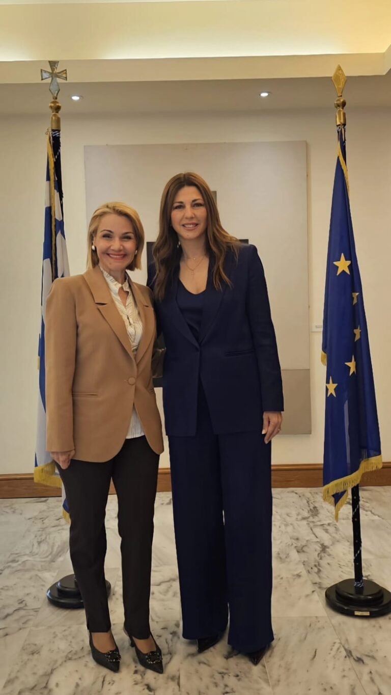 Συνάντηση Μίκας Ιατρίδη με τη Σοφία Ζαχαράκη: Στο επίκεντρο τα σχολεία και οι υποδομές των Δωδεκανήσων