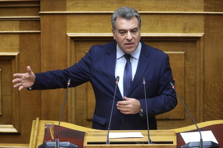 Μάνος Κόνσολας: Παράταση για το τουριστικό καταφύγιο στο Πέδι της Σύμης