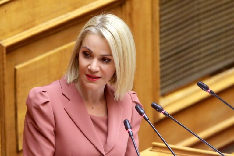 Μίκα Ιατρίδη: Στη Βουλή τα αιτήματα των πυροσβεστών Δωδεκανήσου για στέγαση και Eurocontrol